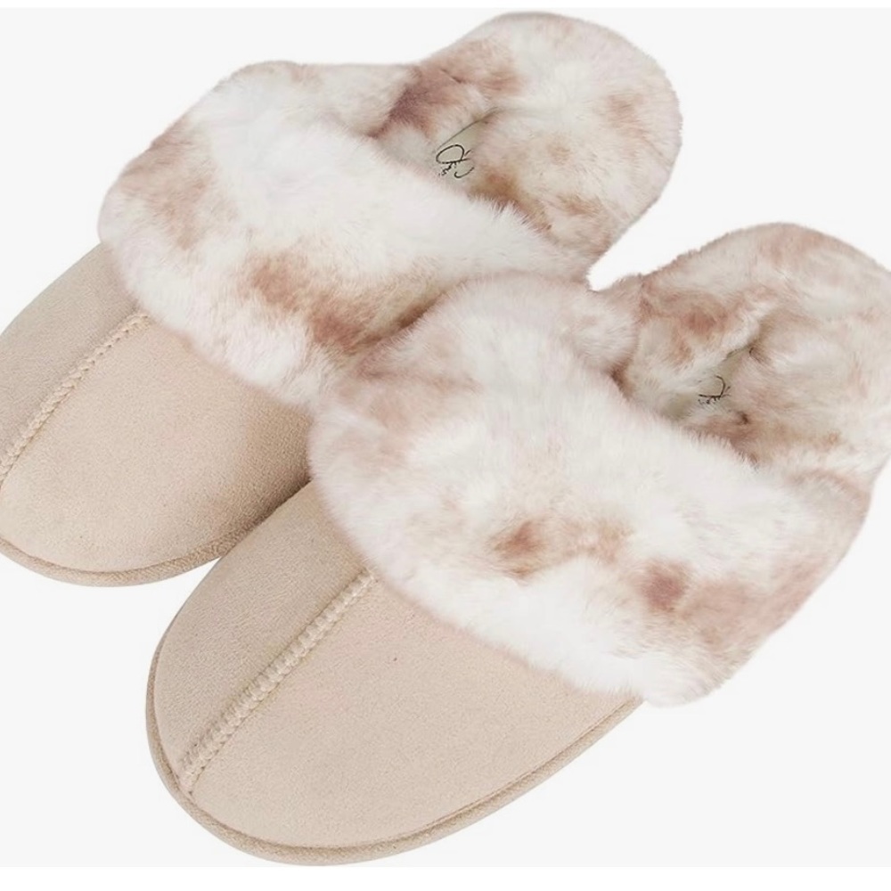 Jessica Simpson Slippers Fuzzy Plush Memory foam Beige Suede Size 6/7 NWT